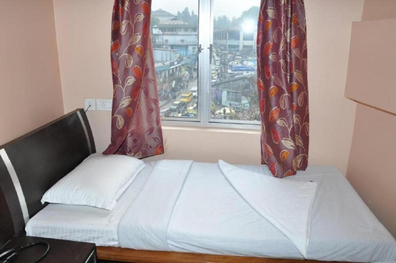 Hotel Barbereek Inn Shillong Exterior foto